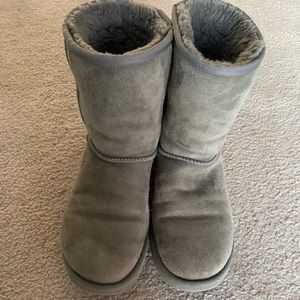 UGG Classic Short women’s size 8